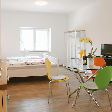 Helles Apartment Fuer 1-2 Pers. Mit Parkplatz Und Wifi Kraiburg am Inn Exteriör bild