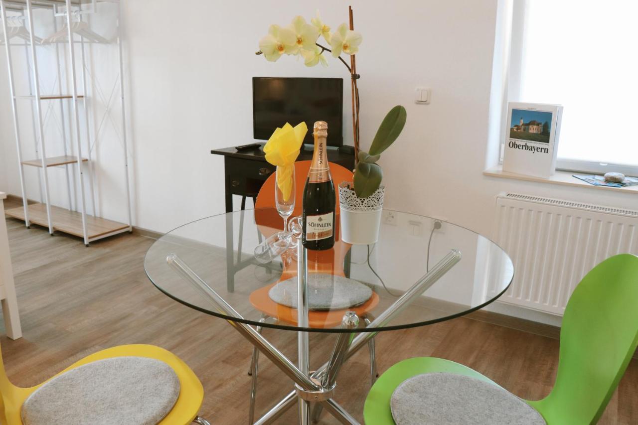 Helles Apartment Fuer 1-2 Pers. Mit Parkplatz Und Wifi Kraiburg am Inn Exteriör bild
