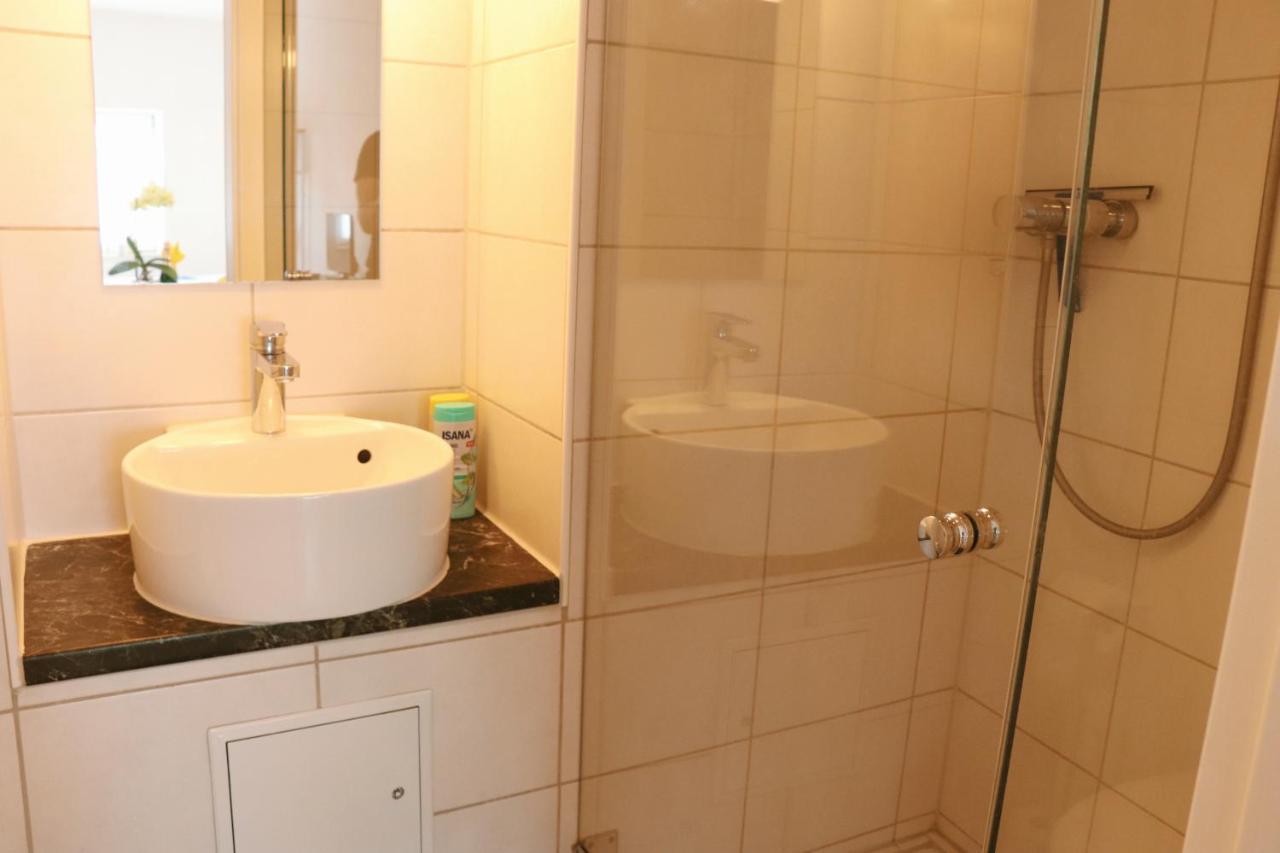 Helles Apartment Fuer 1-2 Pers. Mit Parkplatz Und Wifi Kraiburg am Inn Exteriör bild