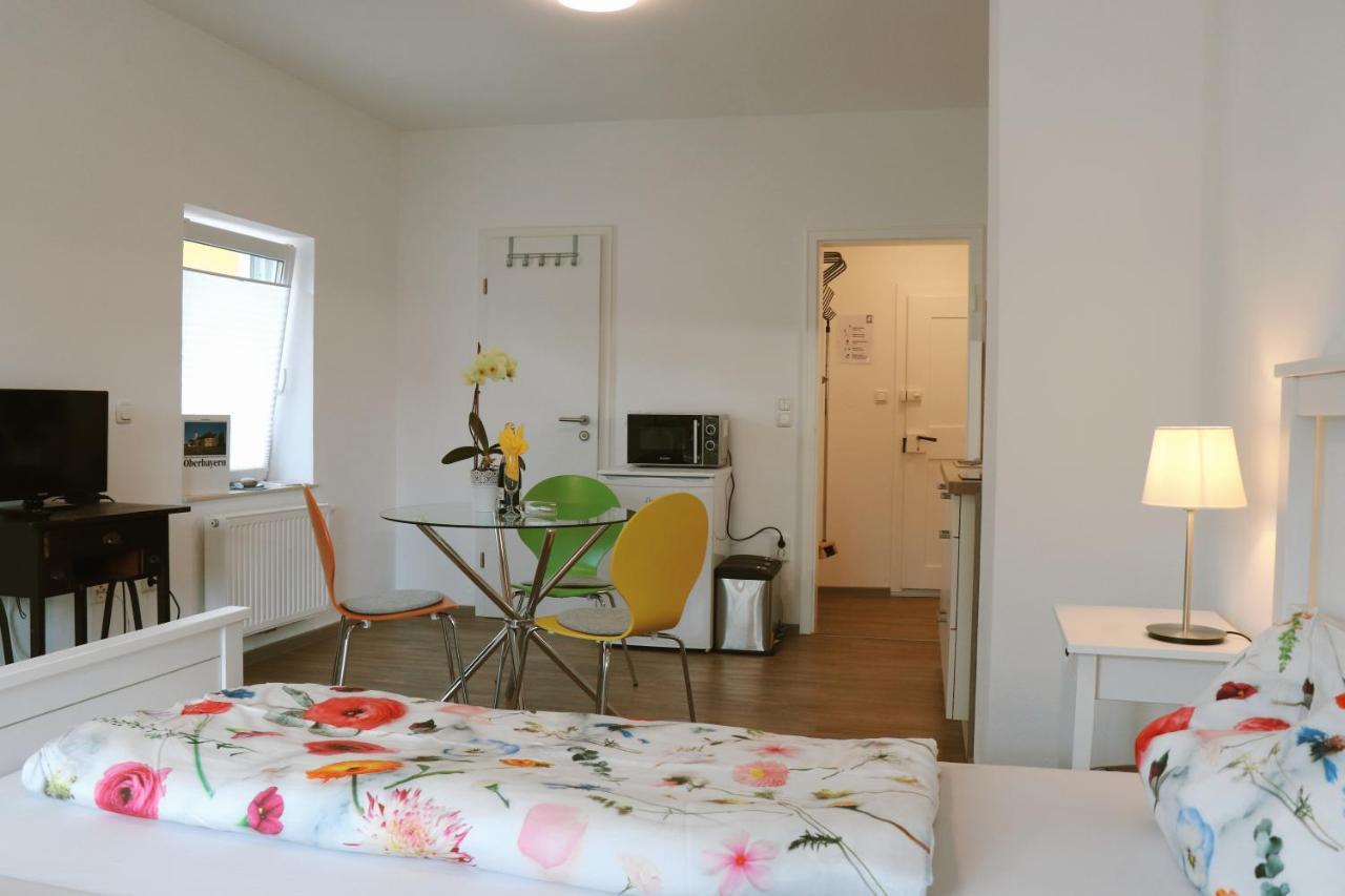 Helles Apartment Fuer 1-2 Pers. Mit Parkplatz Und Wifi Kraiburg am Inn Exteriör bild