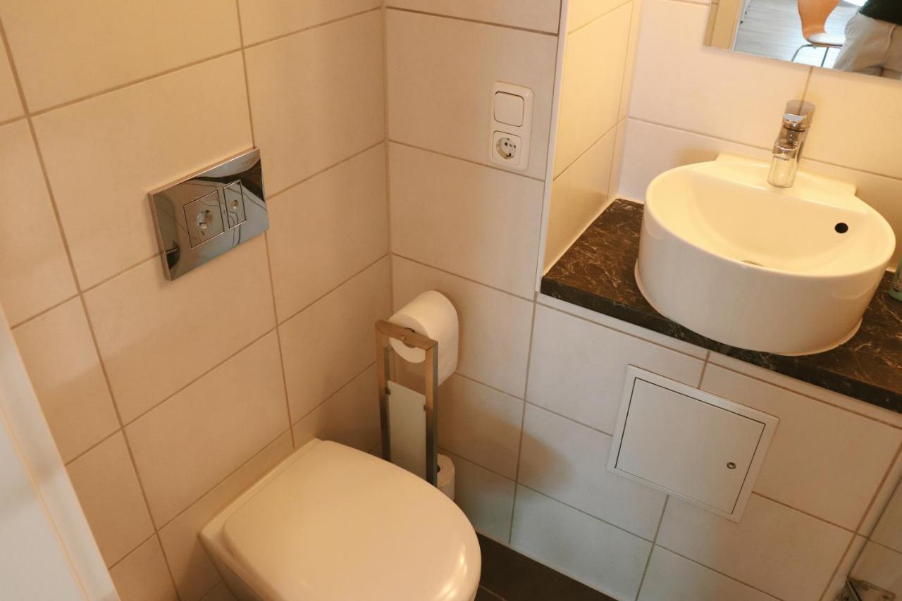 Helles Apartment Fuer 1-2 Pers. Mit Parkplatz Und Wifi Kraiburg am Inn Exteriör bild
