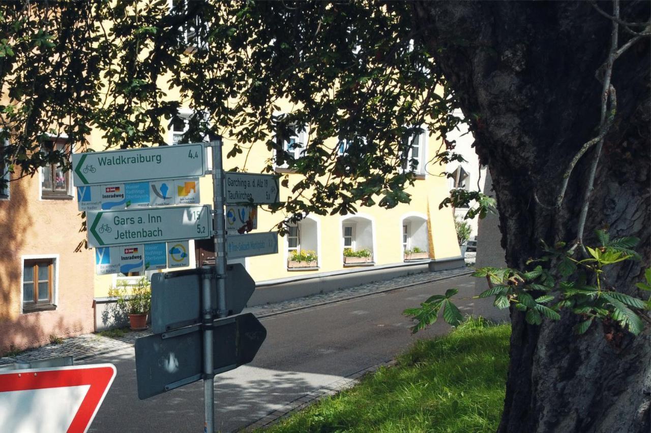 Helles Apartment Fuer 1-2 Pers. Mit Parkplatz Und Wifi Kraiburg am Inn Exteriör bild