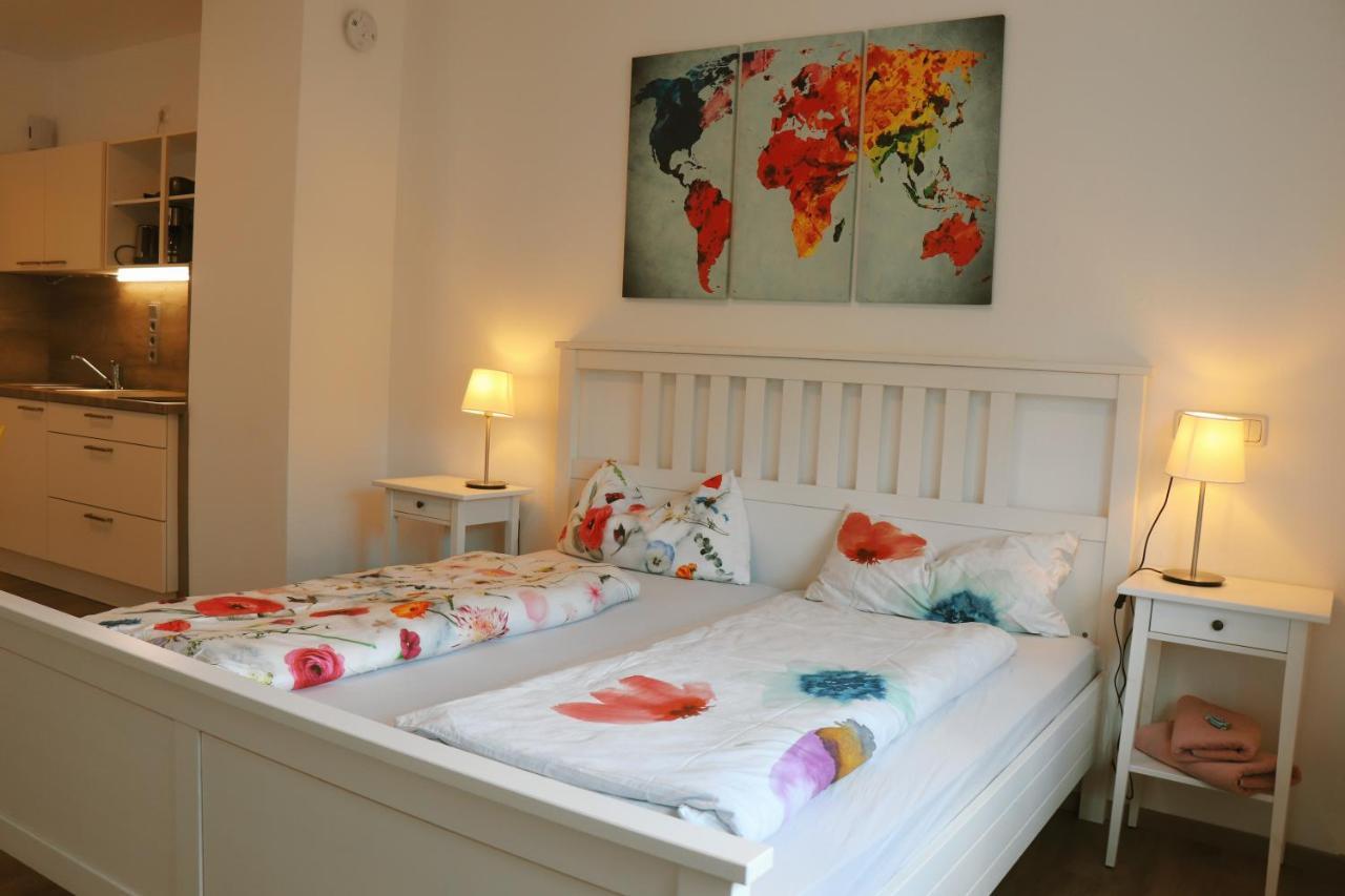 Helles Apartment Fuer 1-2 Pers. Mit Parkplatz Und Wifi Kraiburg am Inn Exteriör bild