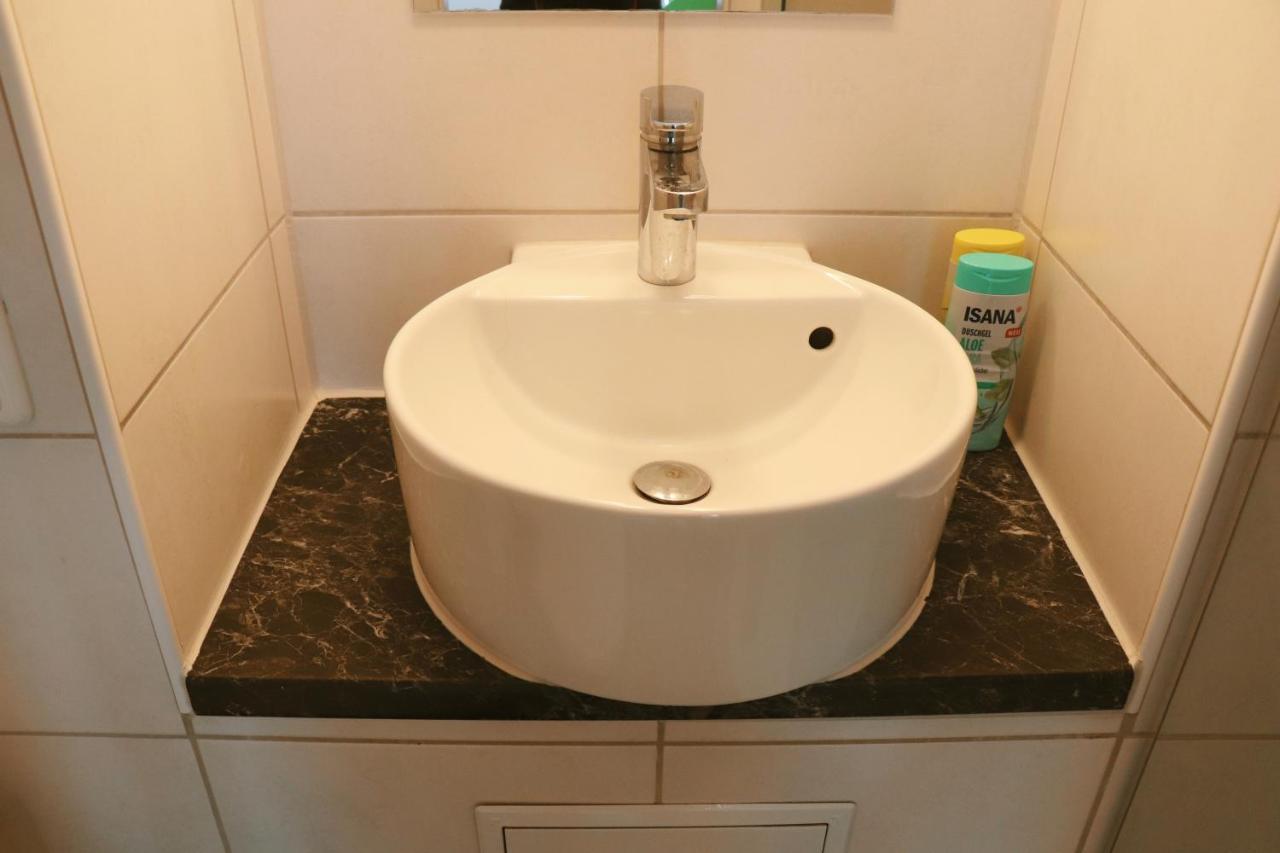 Helles Apartment Fuer 1-2 Pers. Mit Parkplatz Und Wifi Kraiburg am Inn Exteriör bild