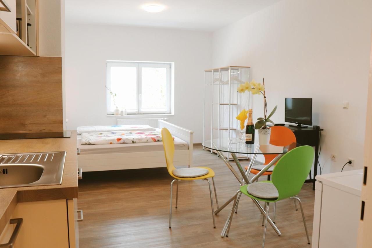 Helles Apartment Fuer 1-2 Pers. Mit Parkplatz Und Wifi Kraiburg am Inn Exteriör bild
